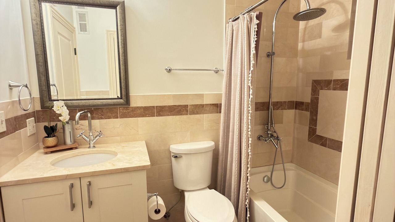 Photo of Bathroom in Grand Boulevard