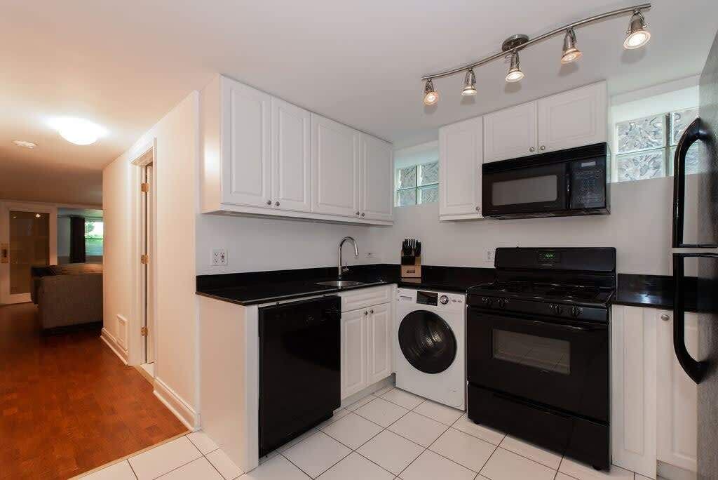 Photo of Bedroom in Old Town Triangle