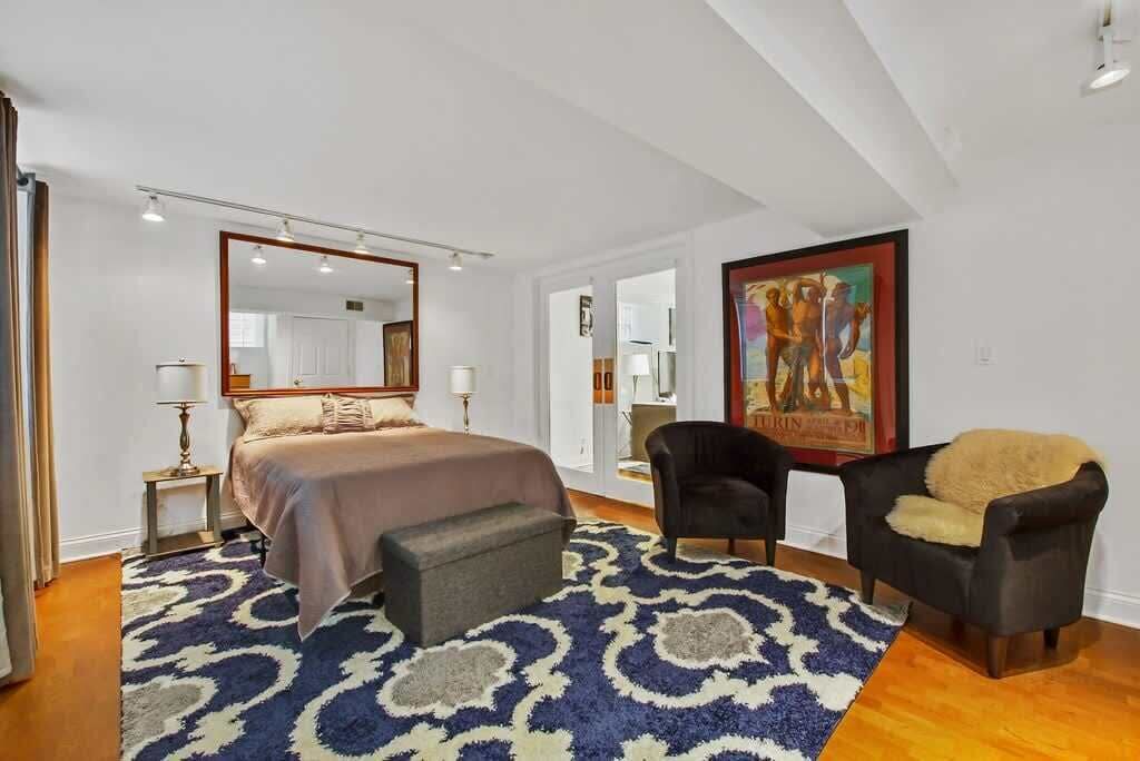 Photo of Bedroom in Old Town Triangle