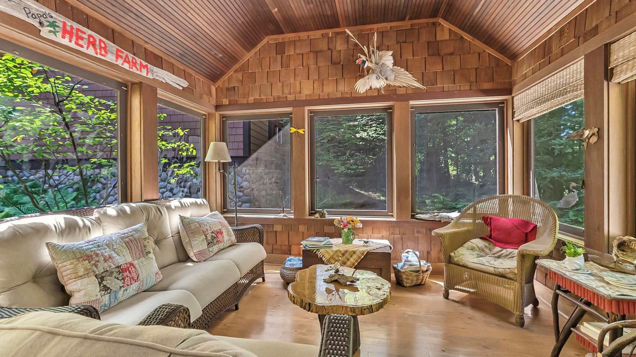 Photo of Livingroom in Glen Arbor