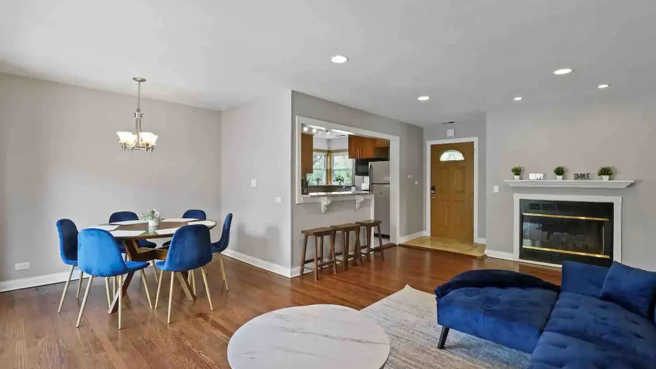 Photo of Livingroom in Des Plaines