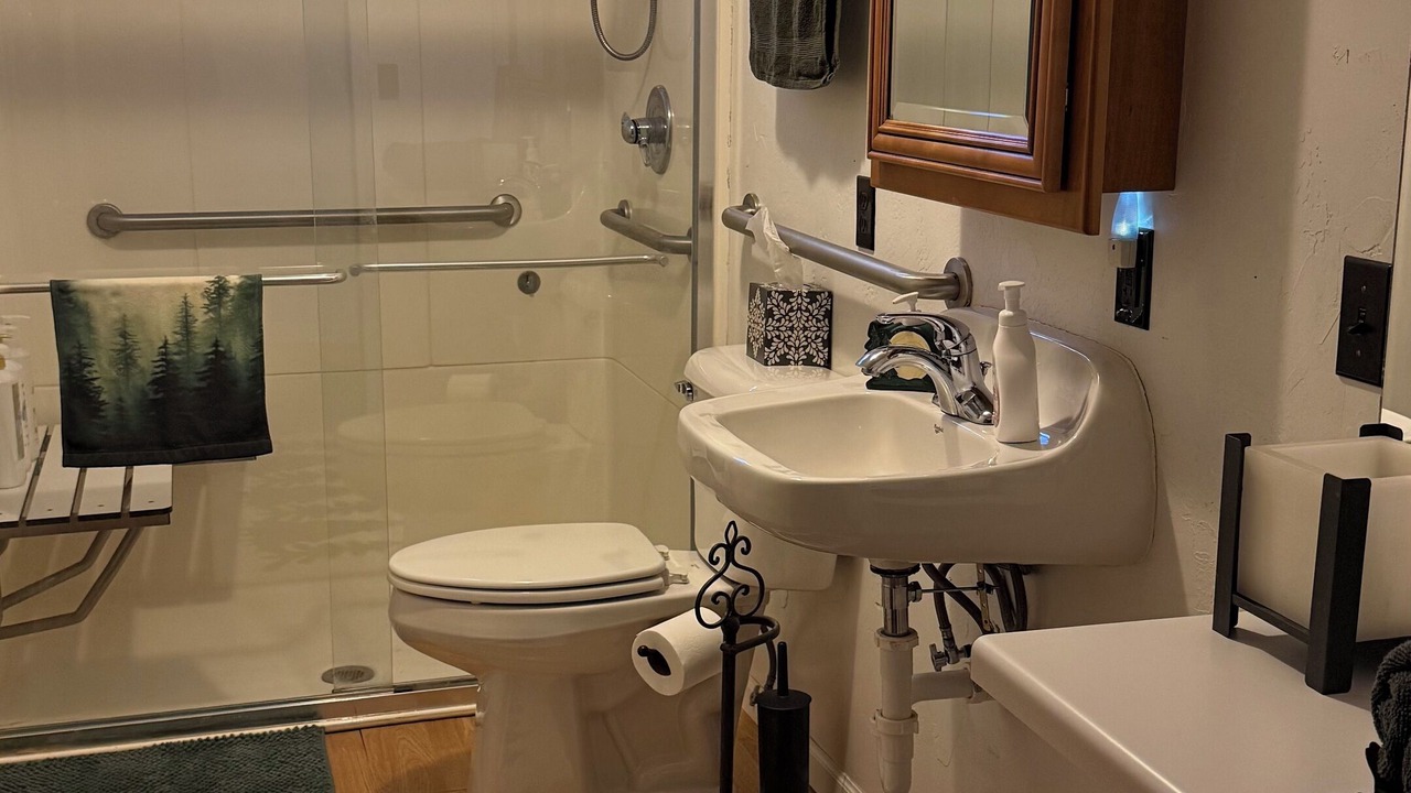 Photo of Bathroom in Wauksaukee