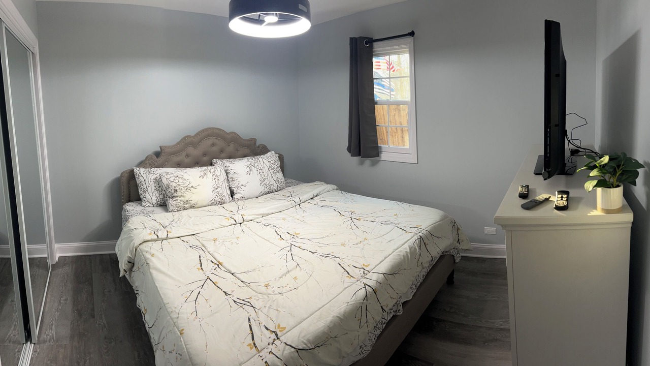 Photo of Bedroom in Solon Mills