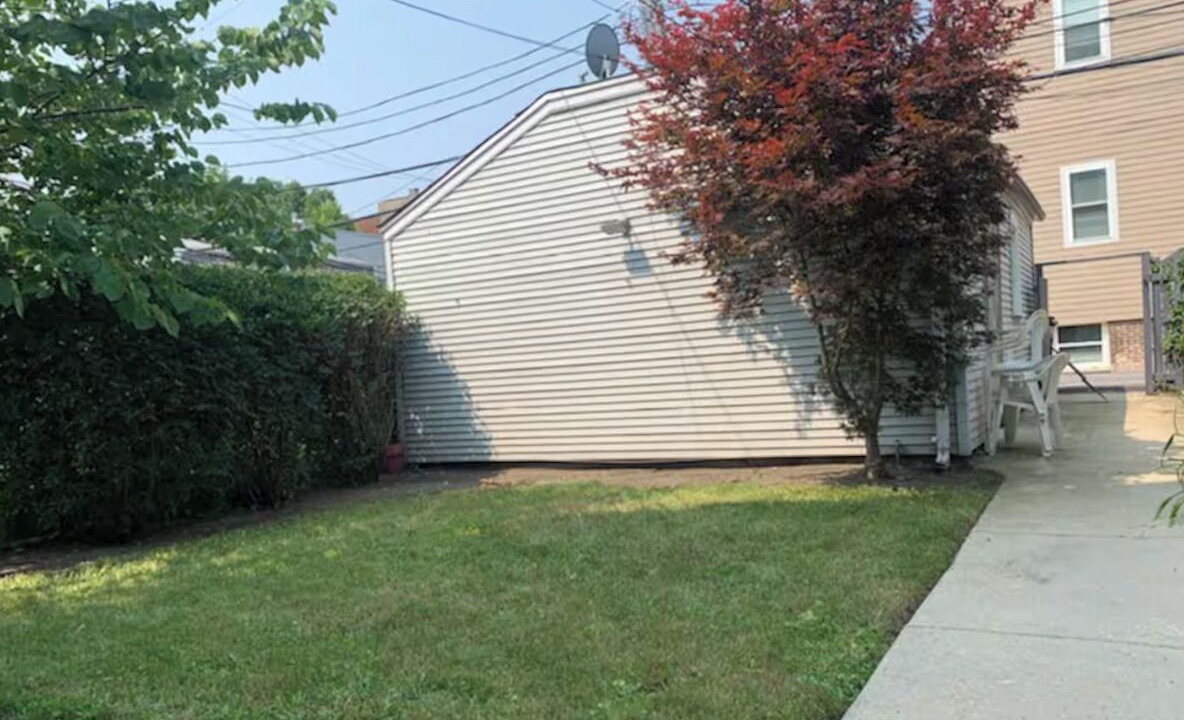 Photo of Outdoor in West Lakeview