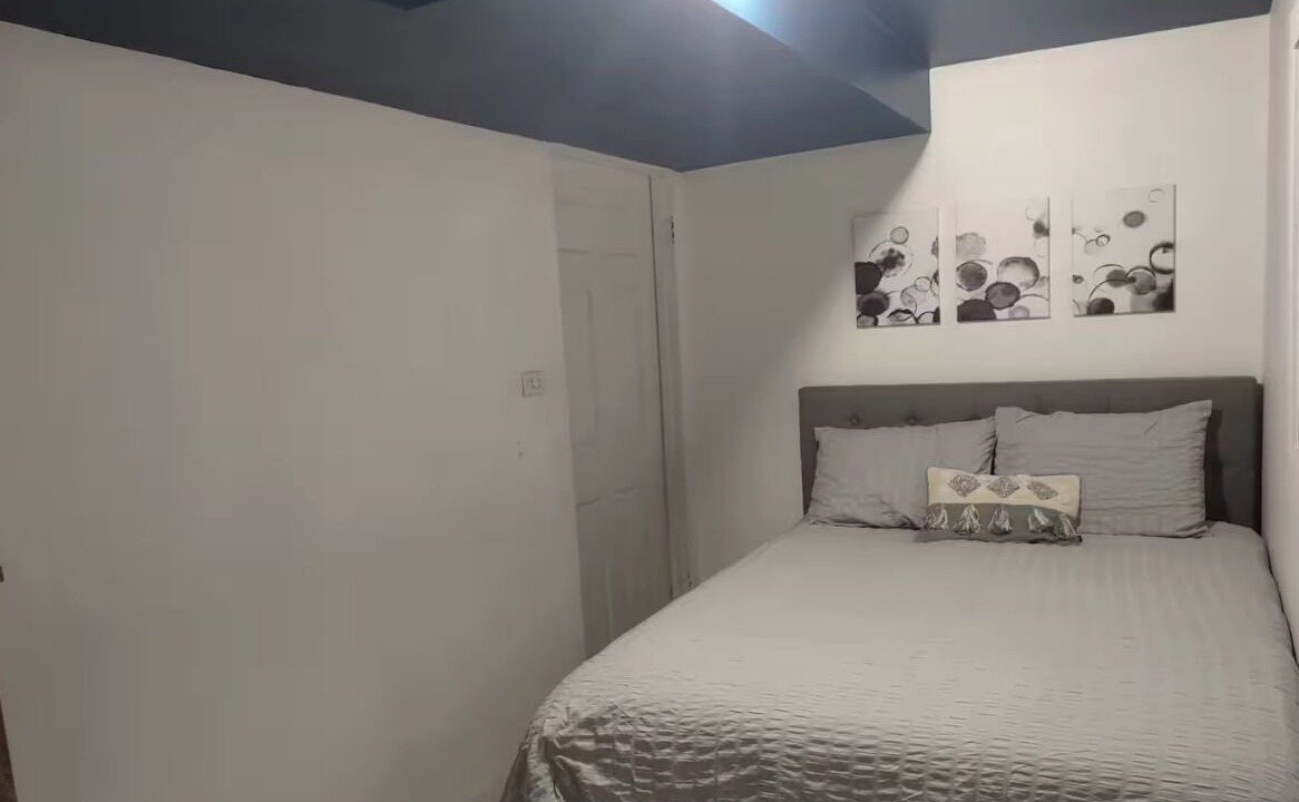 Photo of Bedroom in West Lakeview