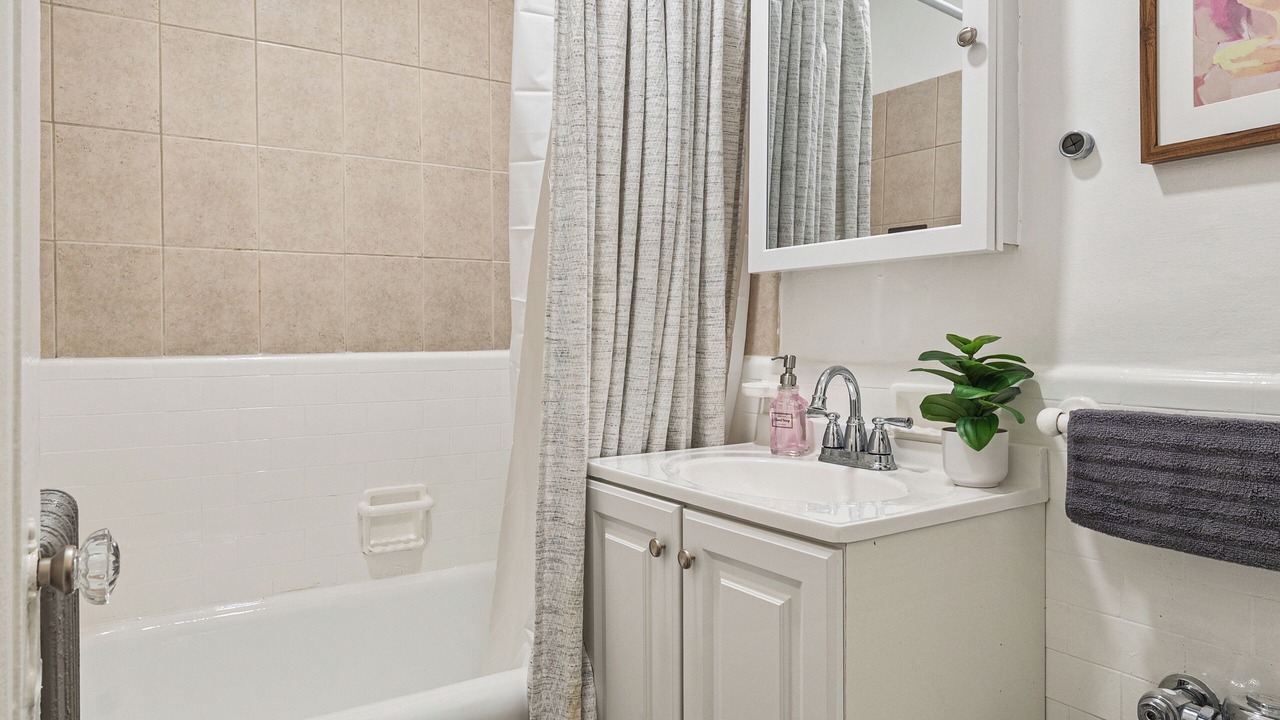Photo of Bathroom in Oak Park