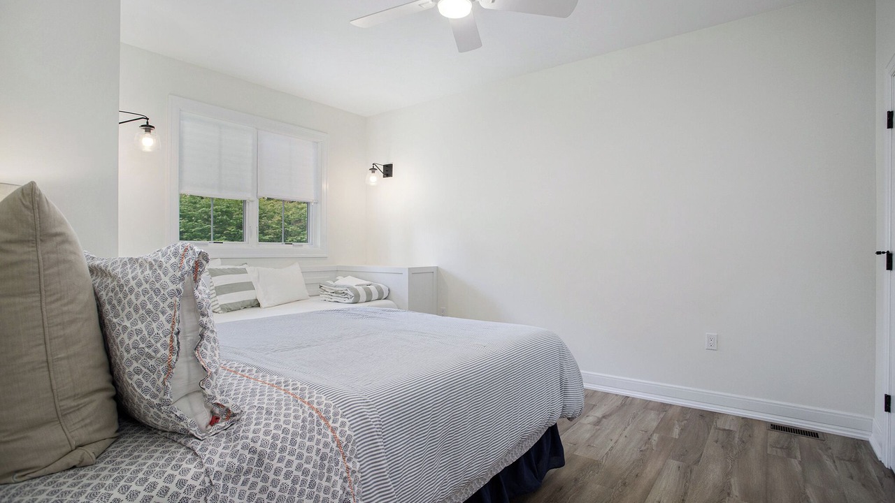 Photo of Bedroom in Sister Lakes