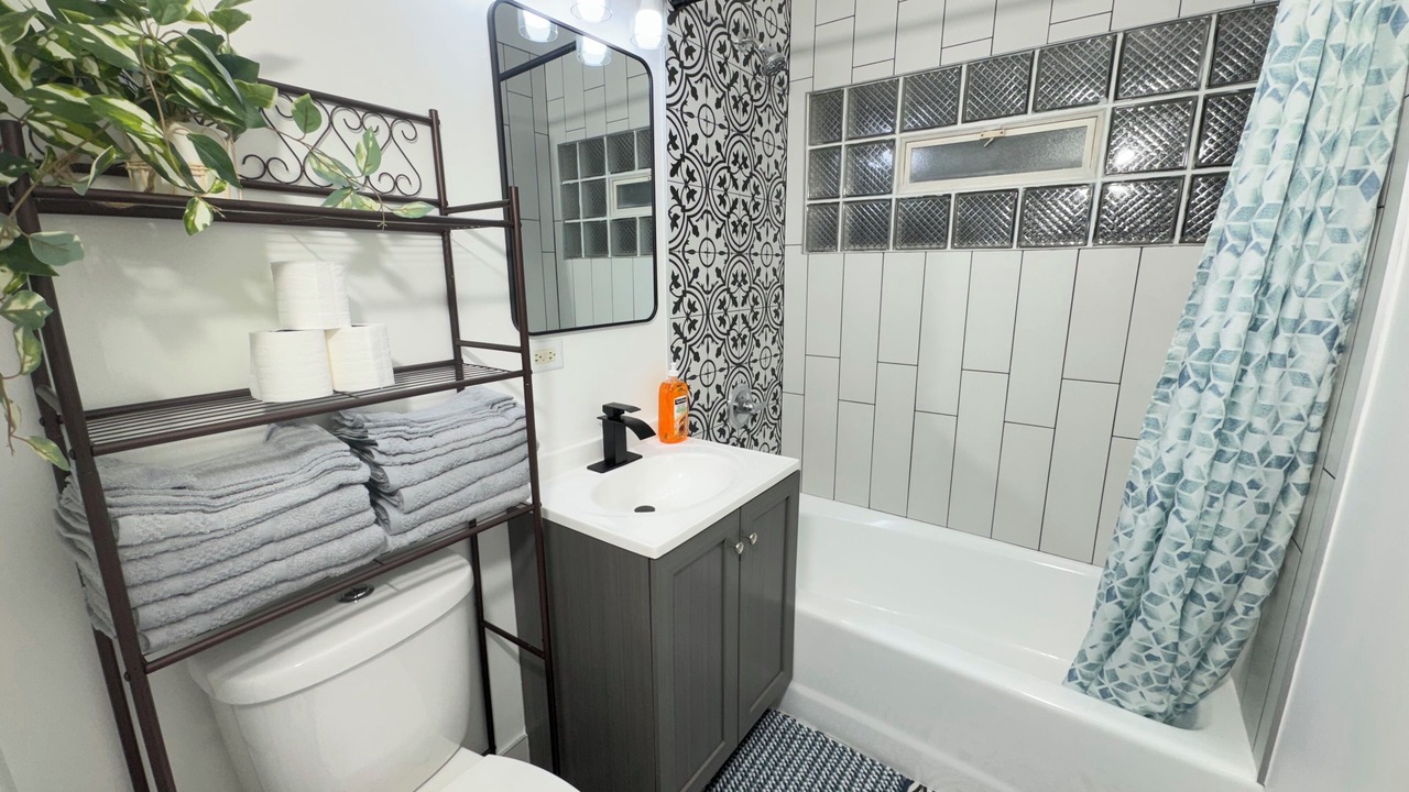 Photo of Bathroom in Park Forest