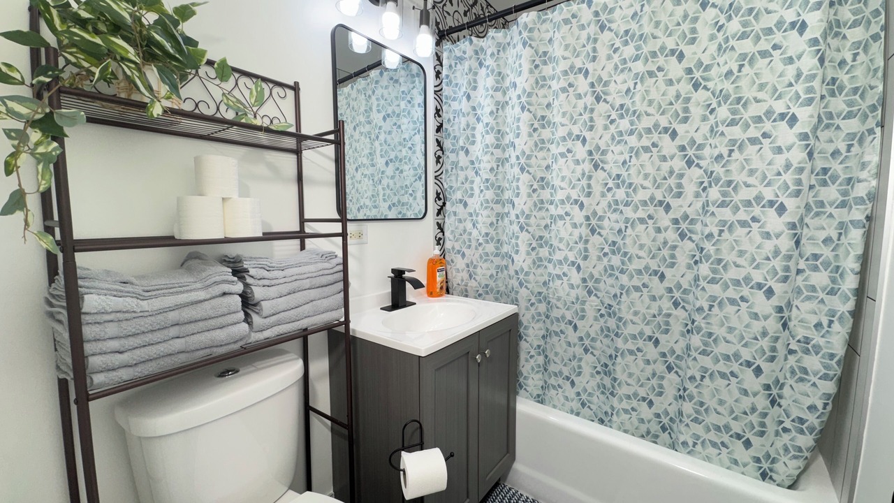 Photo of Bathroom in Park Forest