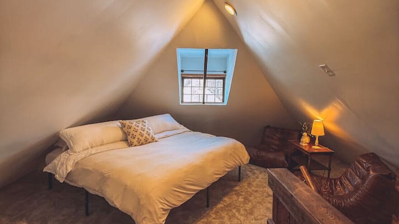Photo of Bedroom in Niles