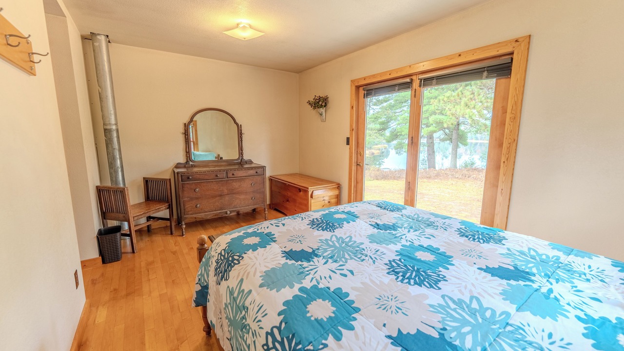 Photo of Bedroom in Crystal Falls