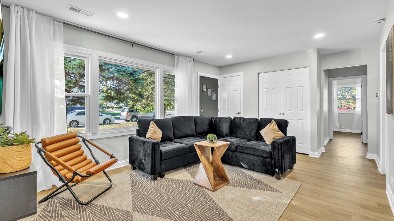 Photo of Livingroom in Des Plaines