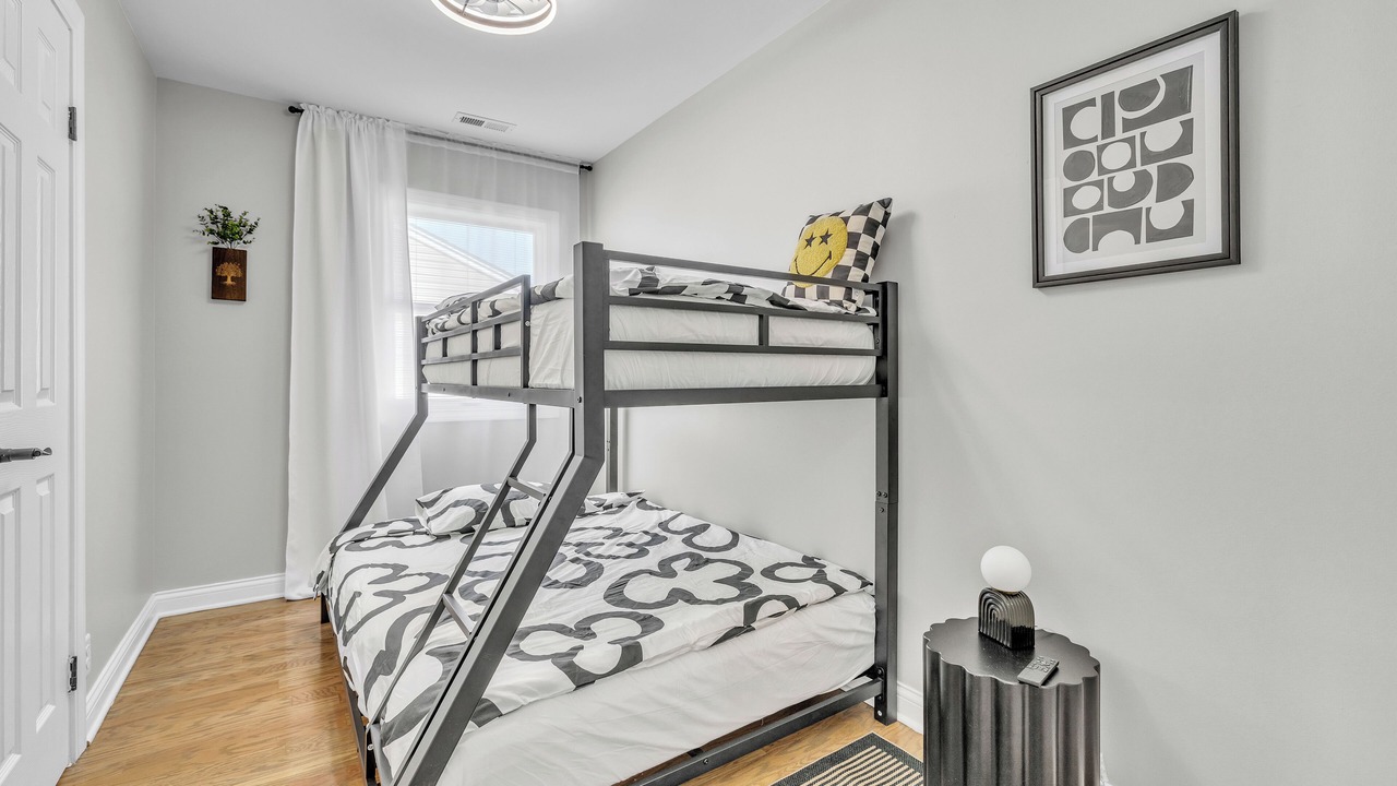 Photo of Bedroom in Des Plaines