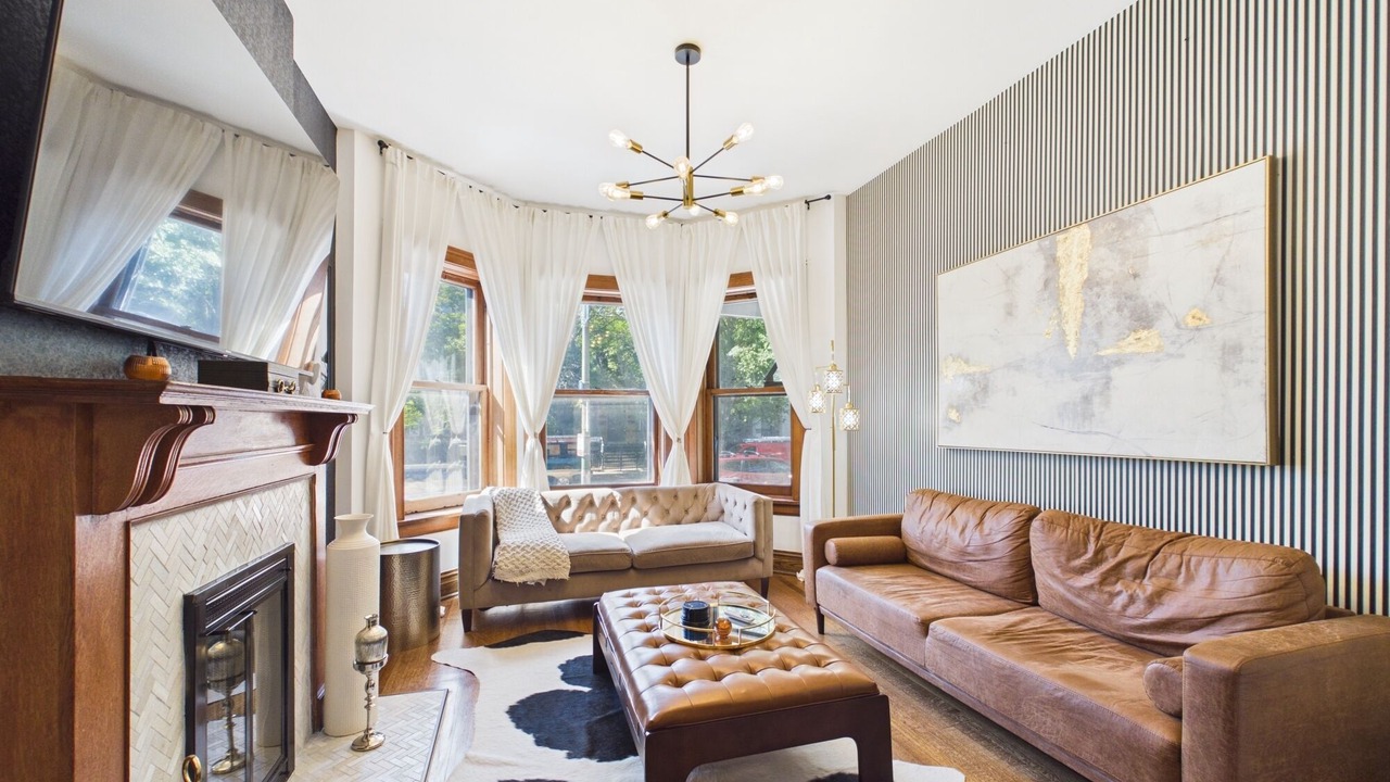 Photo of Livingroom in Lakeview