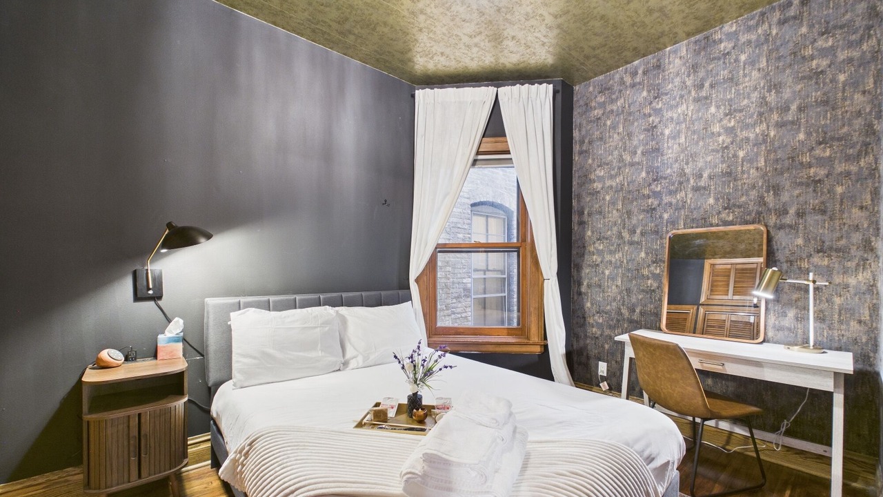 Photo of Bedroom in Lakeview