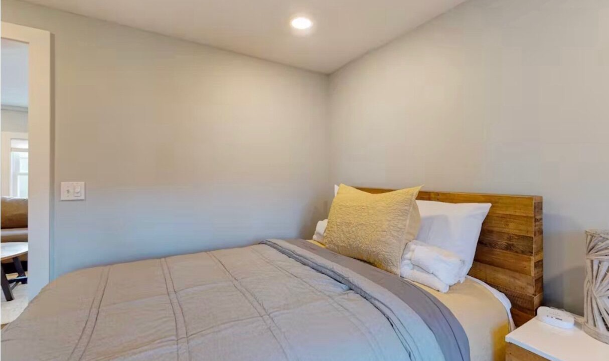 Photo of Bedroom in Maple City