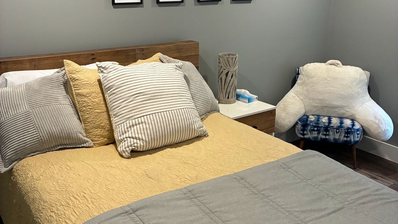 Photo of Bedroom in Maple City