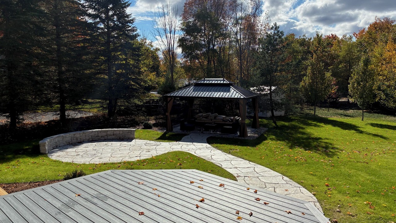 Photo of Patio Balcony in Maple City