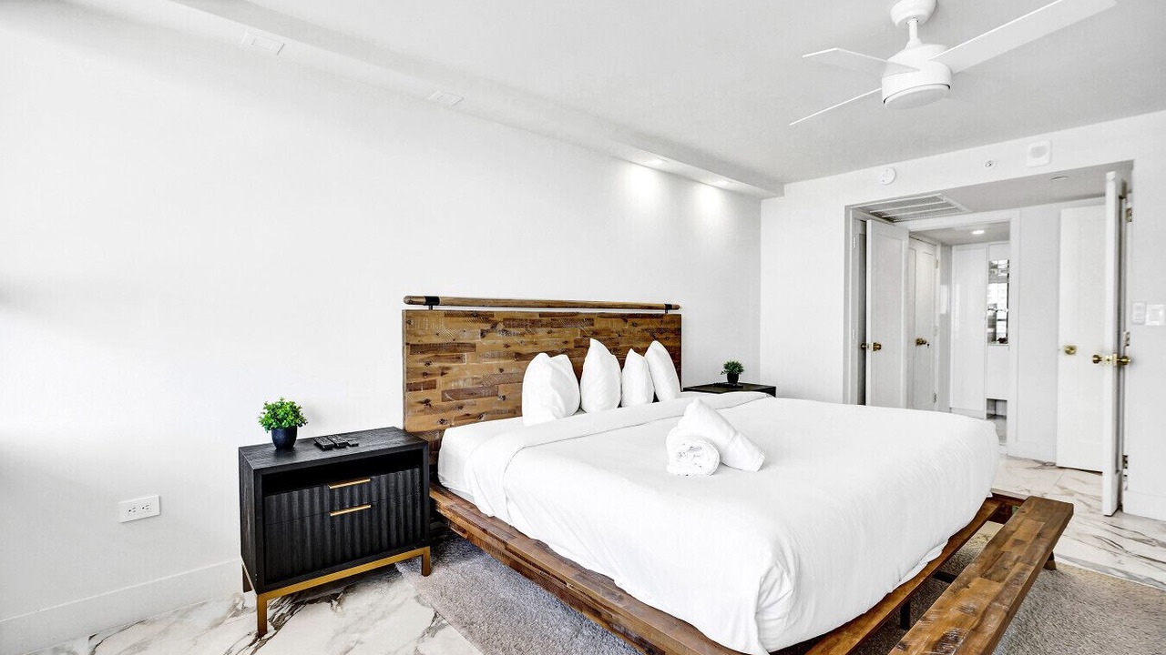 Photo of Bedroom in Mid Beach