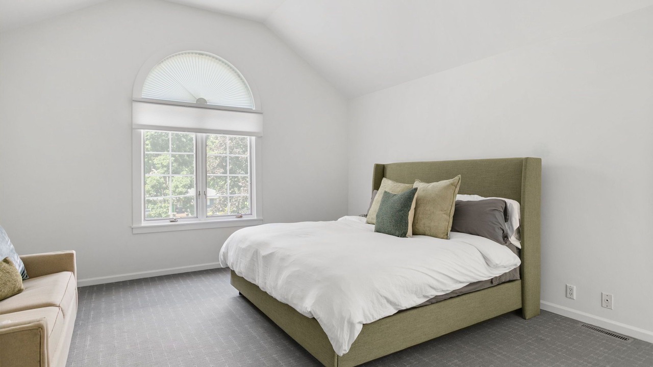 Photo of Bedroom in Wooded Estates
