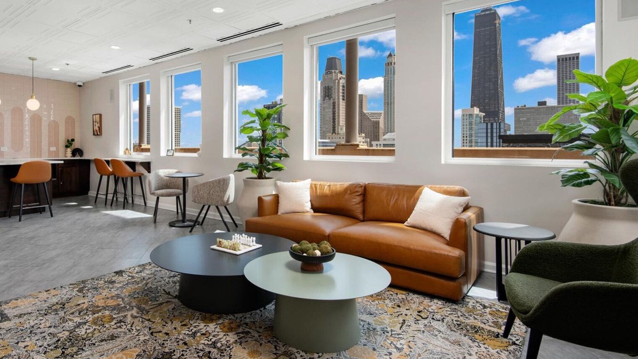 Photo of Livingroom in Near North Side