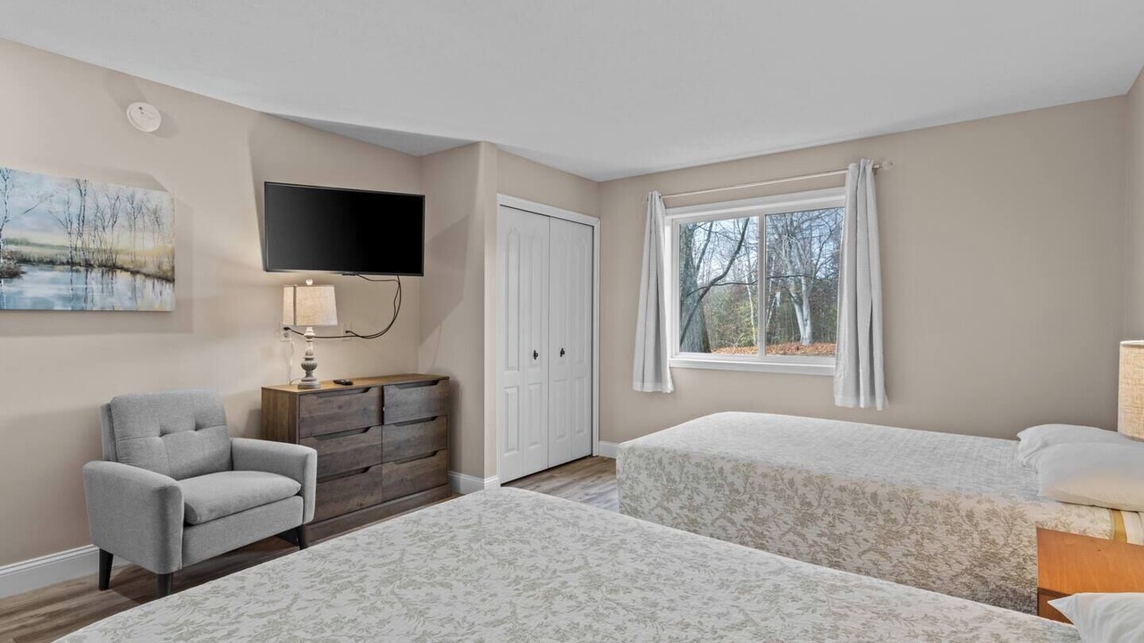 Photo of Bedroom in Kewadin