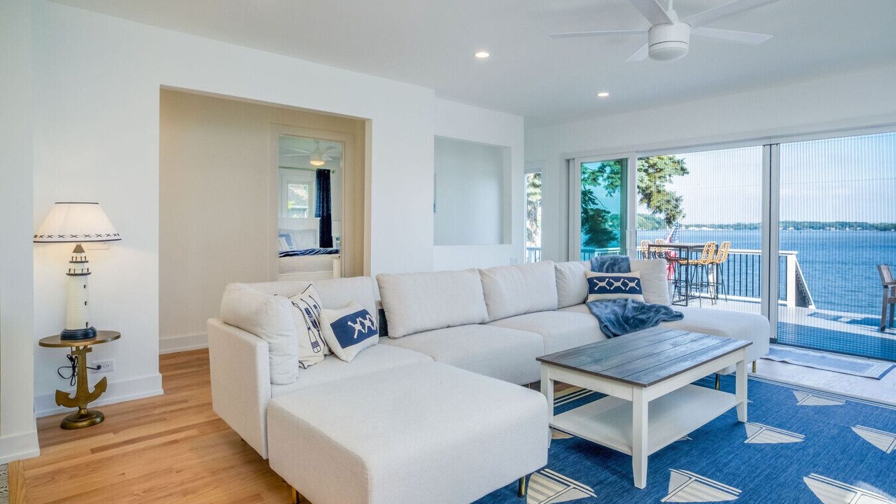 Photo of Livingroom in Fox Lake