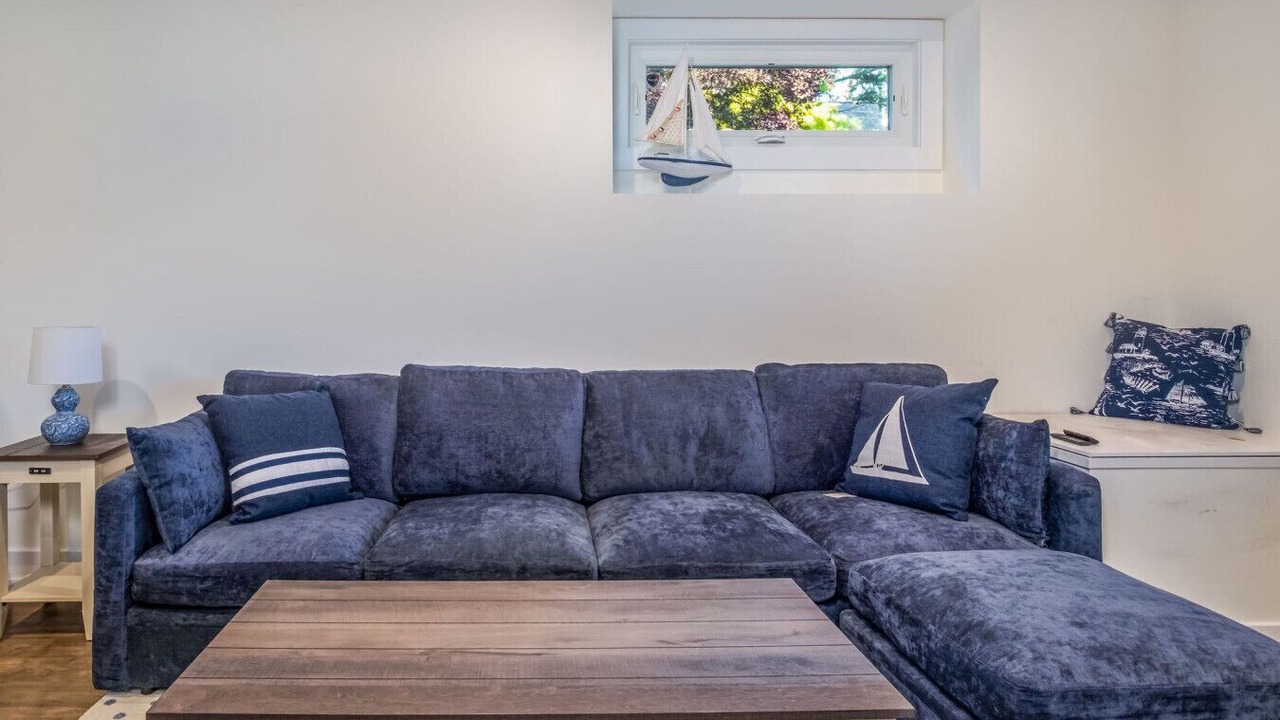Photo of Livingroom in Fox Lake
