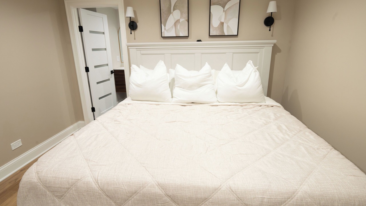 Photo of Bedroom in Rogers Park