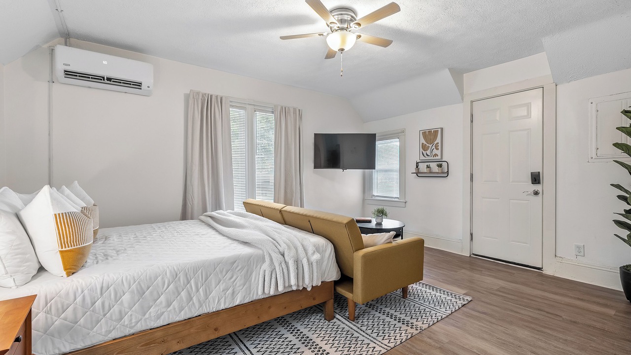Photo of Bedroom in Battle Creek