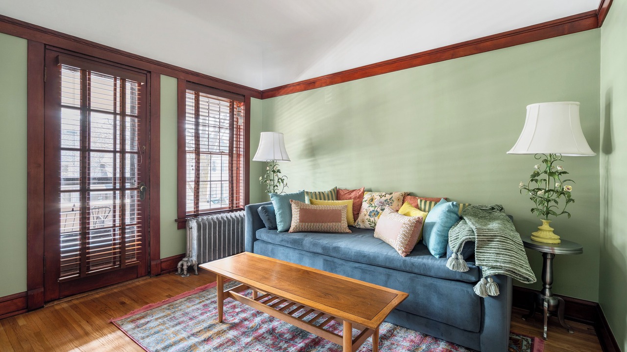 Photo of Livingroom in Uptown