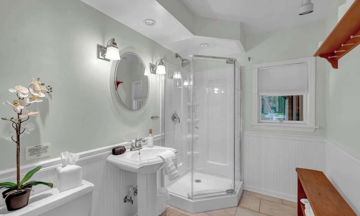 Photo of Bathroom in Shorewood-Tower Hills-Harbert