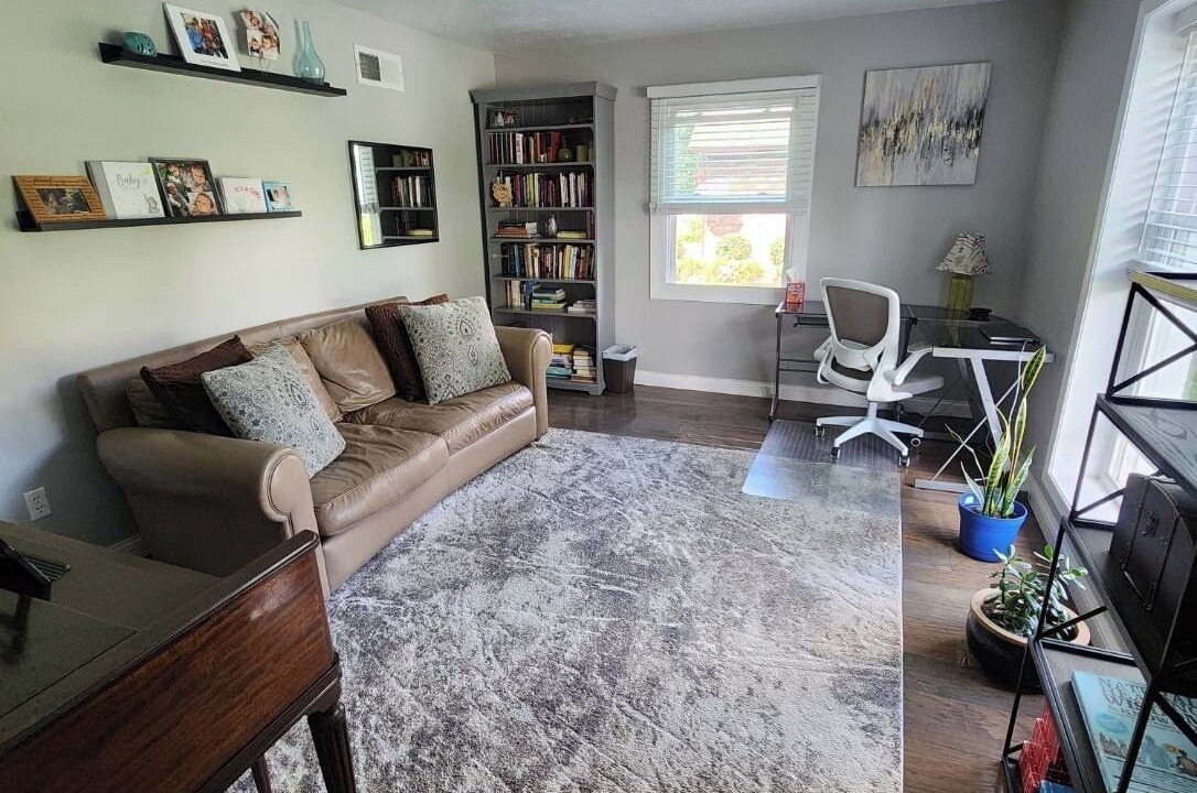 Photo of Livingroom in Granger