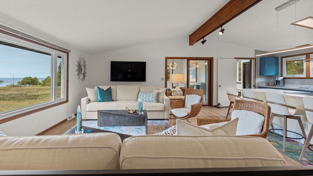 Photo of Livingroom in Montague