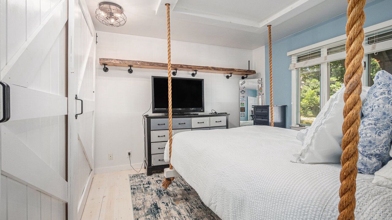 Photo of Bedroom in South Haven