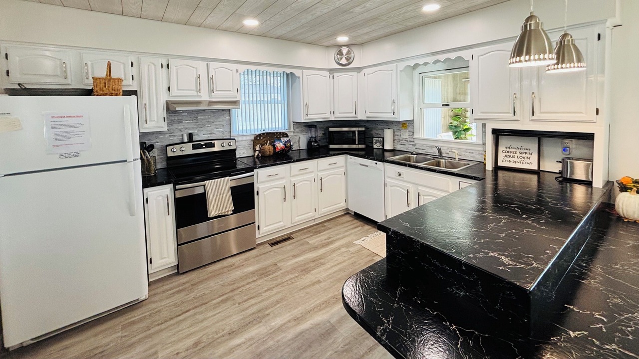 Photo of Kitchen in White Pigeon