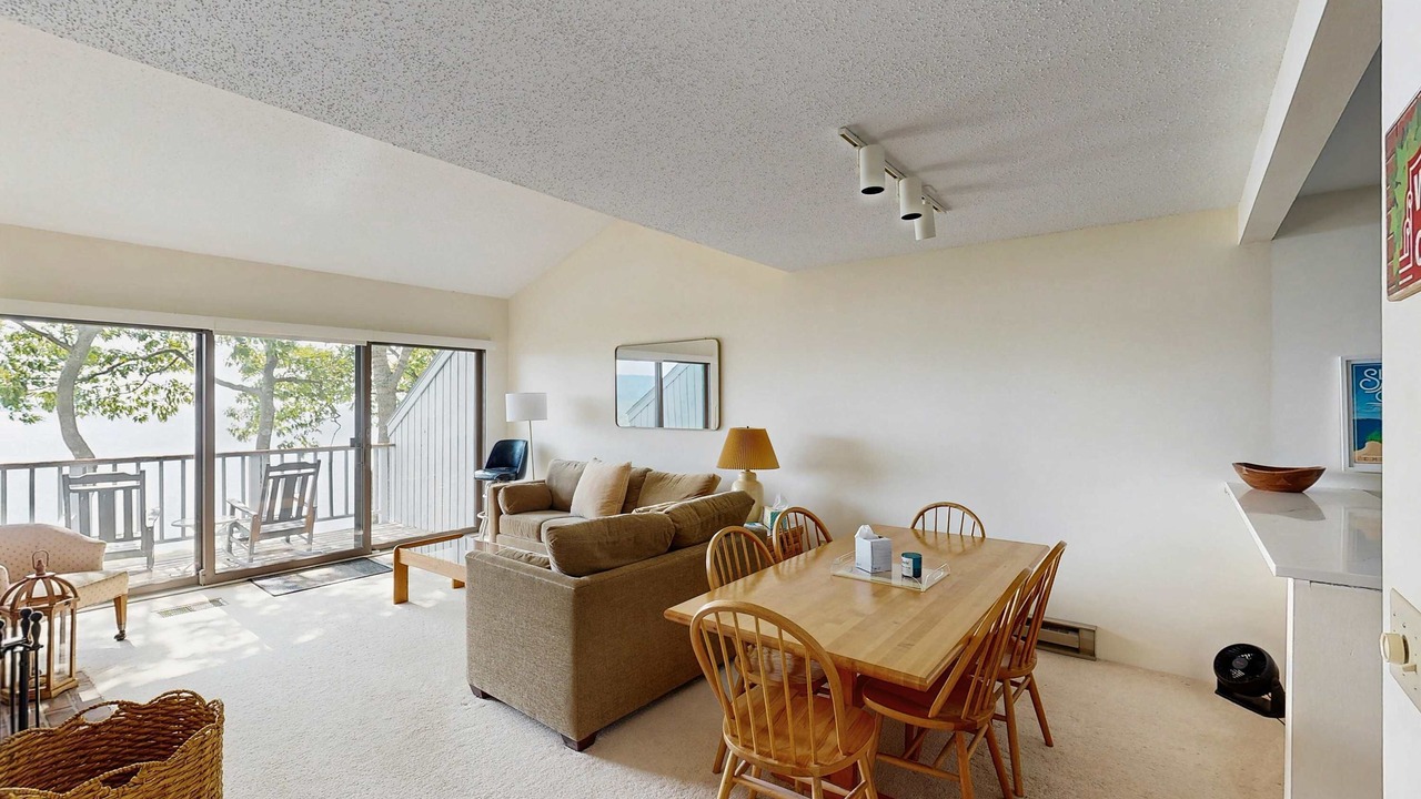 Photo of Livingroom in Maple City