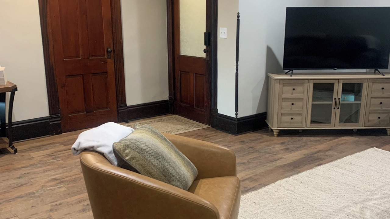 Photo of Livingroom in Culver
