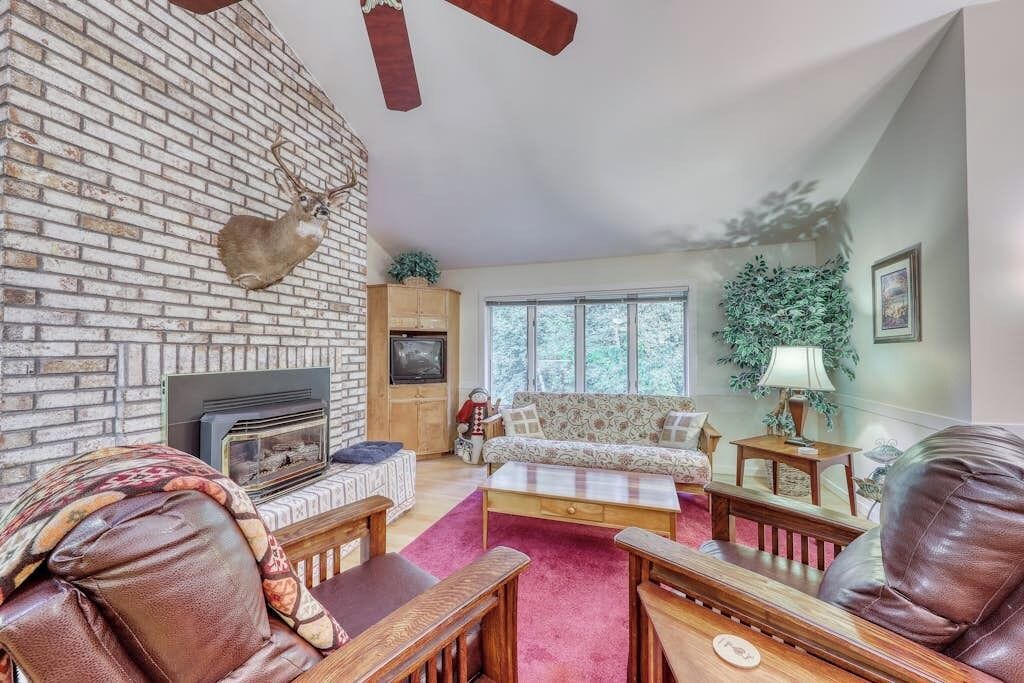 Photo of Livingroom in Warren