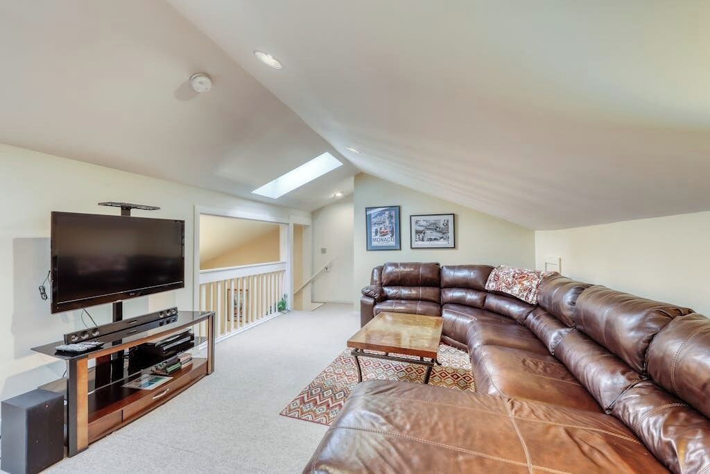Photo of Livingroom in Warren