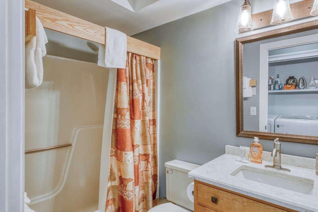Photo of Bathroom in Warren