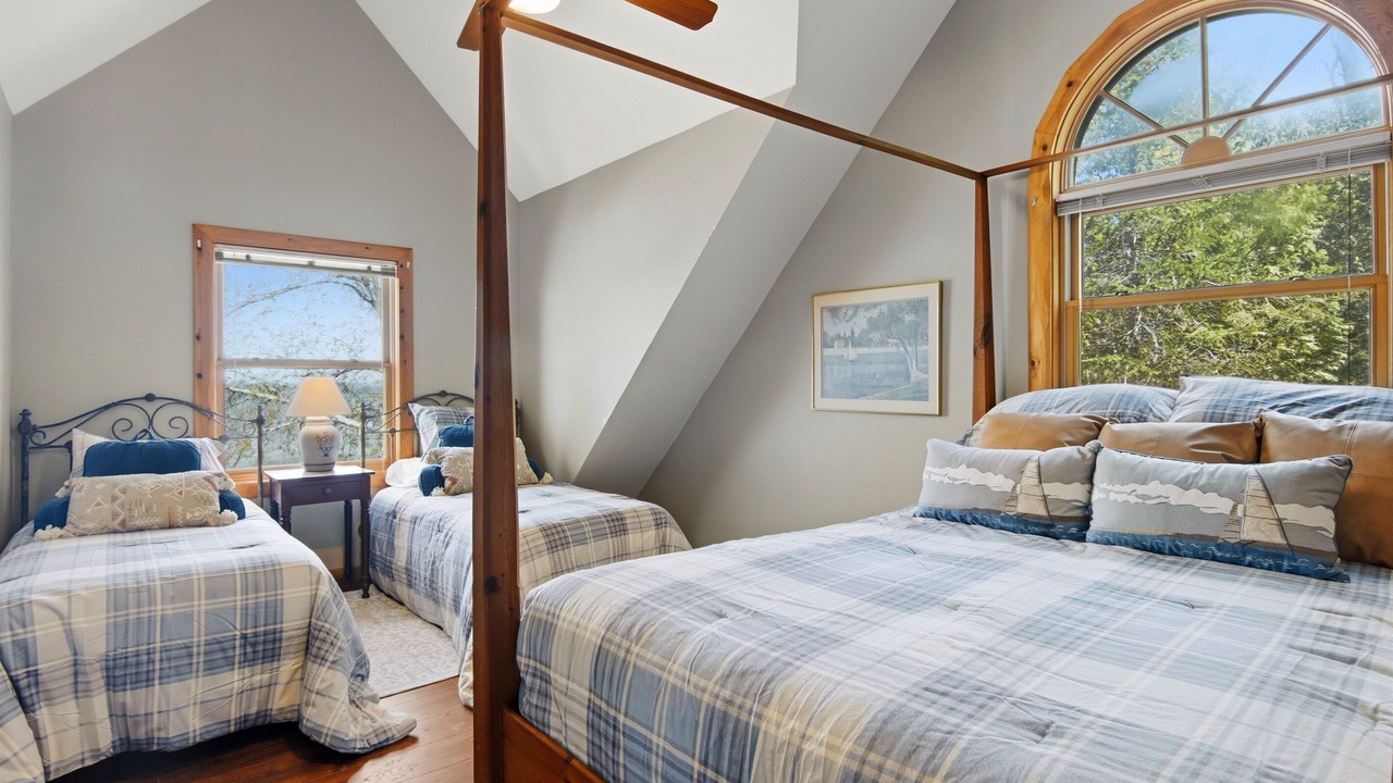 Photo of Bedroom in Northport