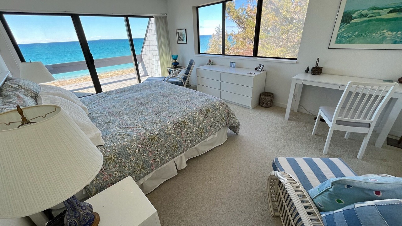 Photo of Bedroom in Northport