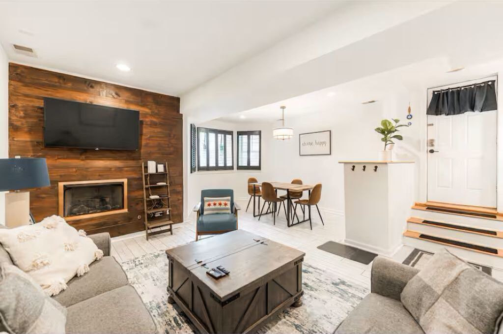 Photo of Livingroom in Boystown