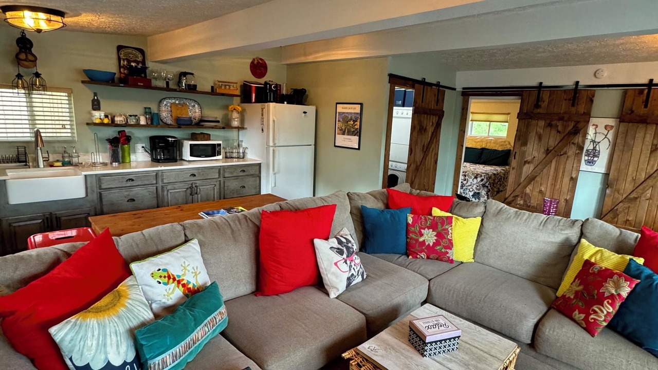 Photo of Livingroom in Monticello
