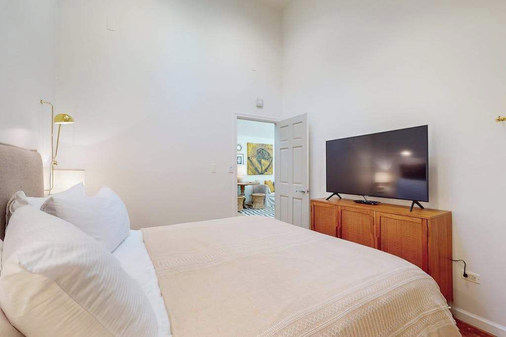Photo of Bedroom in Lakeside