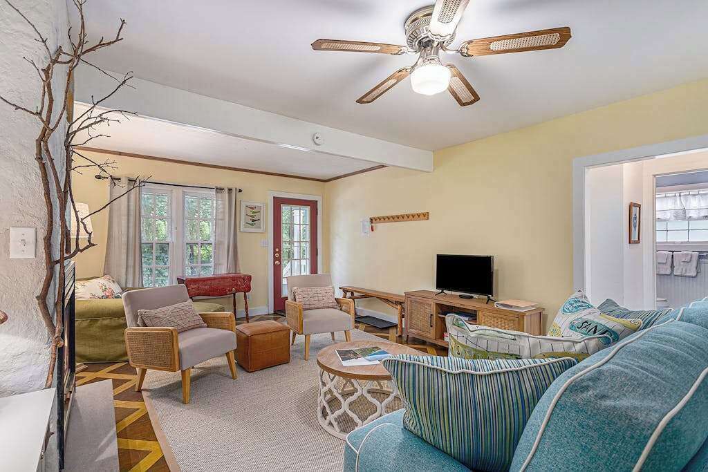 Photo of Livingroom in Lakeside