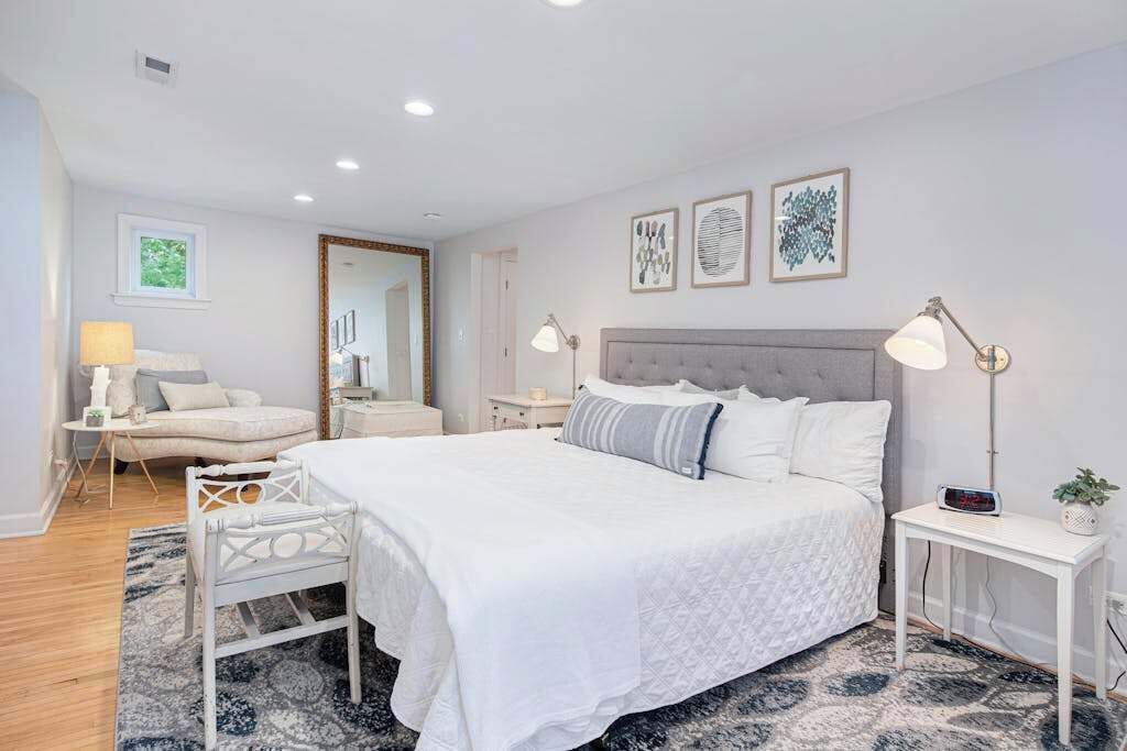 Photo of Bedroom in Lakeside