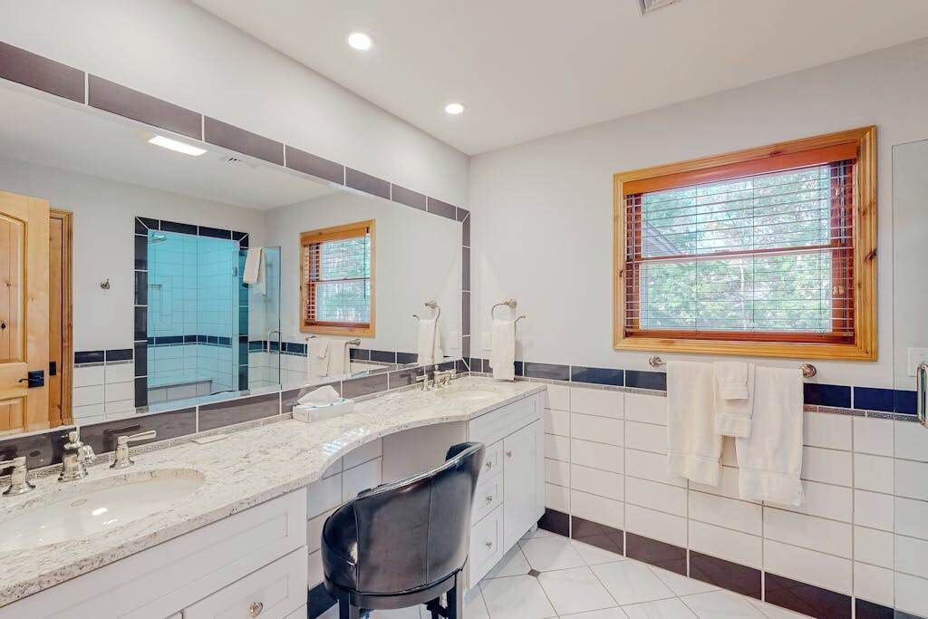 Photo of Bathroom in Empire