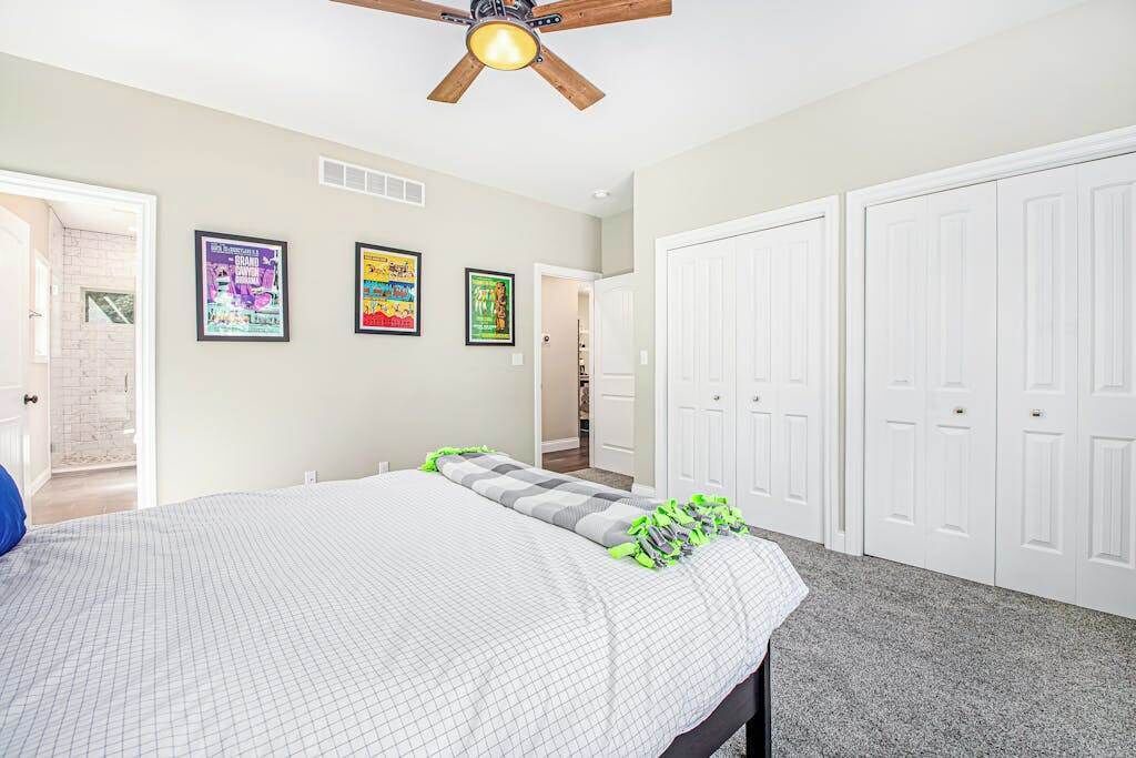 Photo of Bedroom in Lakeside